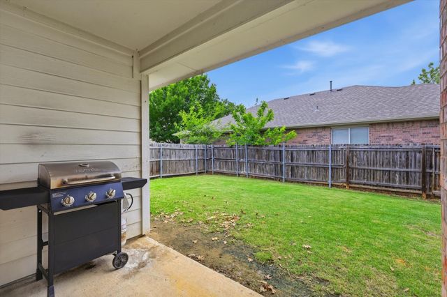 2829 Red Wolf Drive, Fort Worth, TX 76244