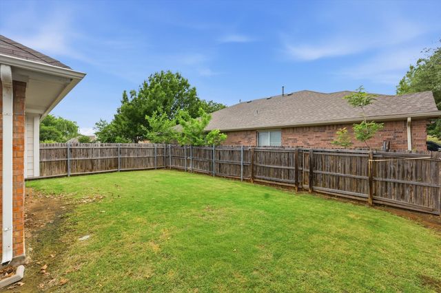 2829 Red Wolf Drive, Fort Worth, TX 76244