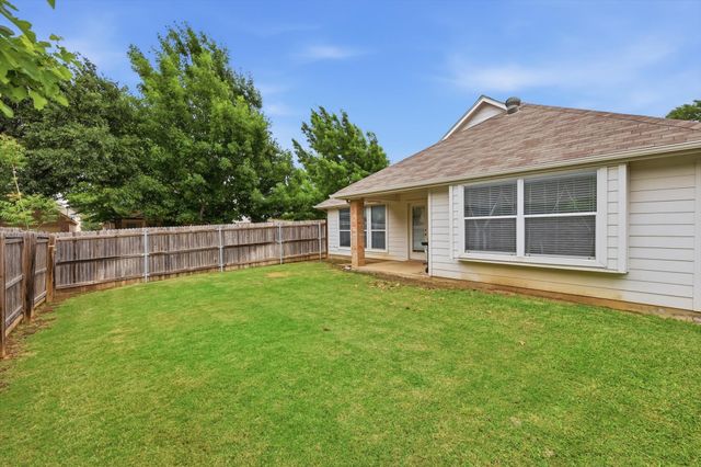 2829 Red Wolf Drive, Fort Worth, TX 76244