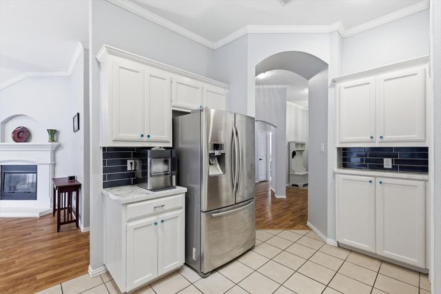 2829 Red Wolf Drive, Fort Worth, TX 76244