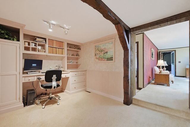 665 South St, Walpole, MA 02081