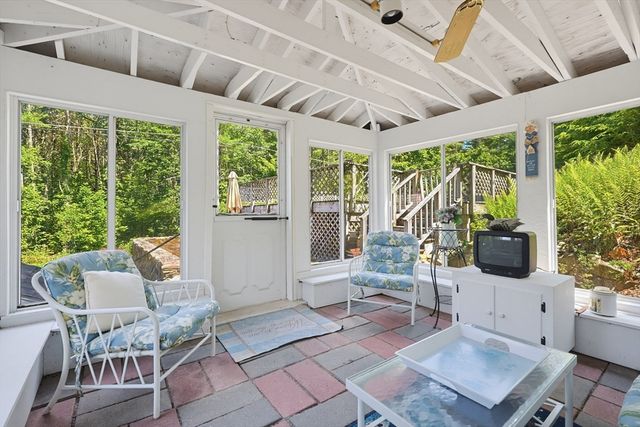 665 South St, Walpole, MA 02081