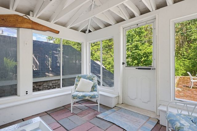 665 South St, Walpole, MA 02081