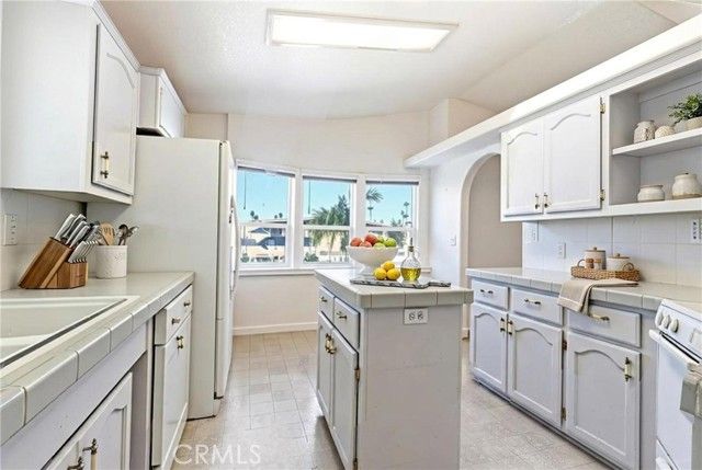 930 S. Santa Victoria, Hemet, CA 92543