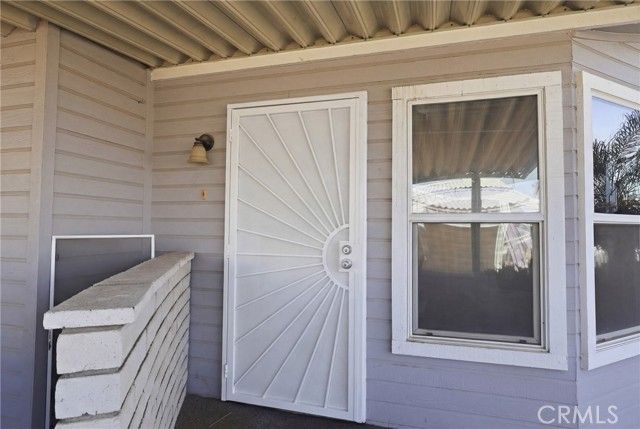 930 S. Santa Victoria, Hemet, CA 92543