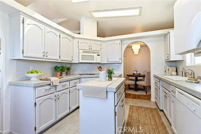 930 S. Santa Victoria, Hemet, CA 92543