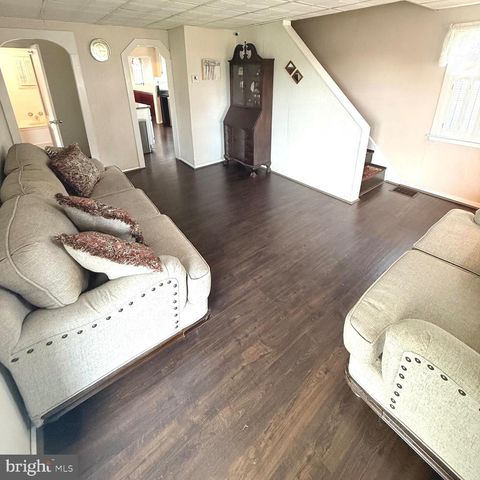 30 BUNTING LN, Aston, PA 19014