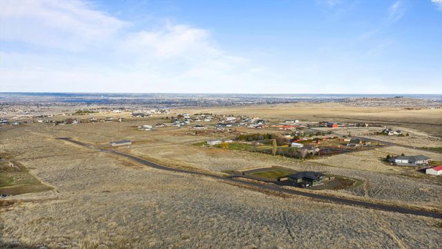 32705 S Cantera St, Kennewick, WA 99338