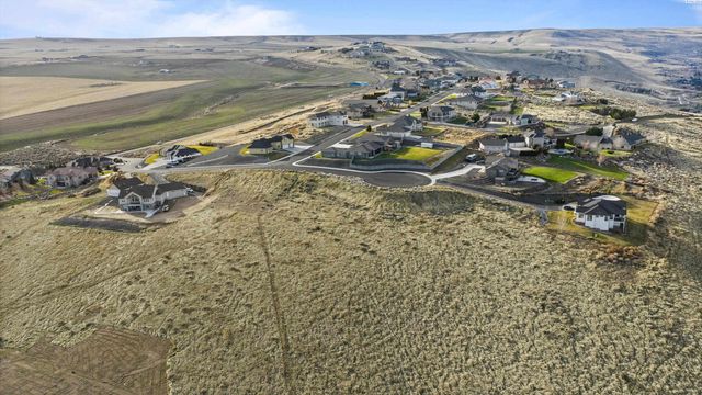 32705 S Cantera St, Kennewick, WA 99338