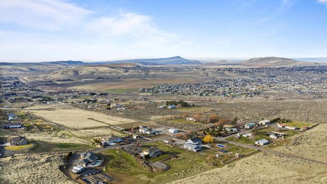 32705 S Cantera St, Kennewick, WA 99338