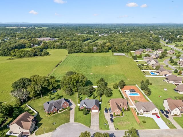 316 Amazonway Rdg, Murfreesboro, TN 37130