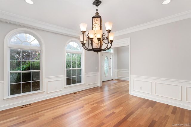 48 Avolet Court, Mount Sinai, NY 11766