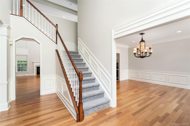 48 Avolet Court, Mount Sinai, NY 11766