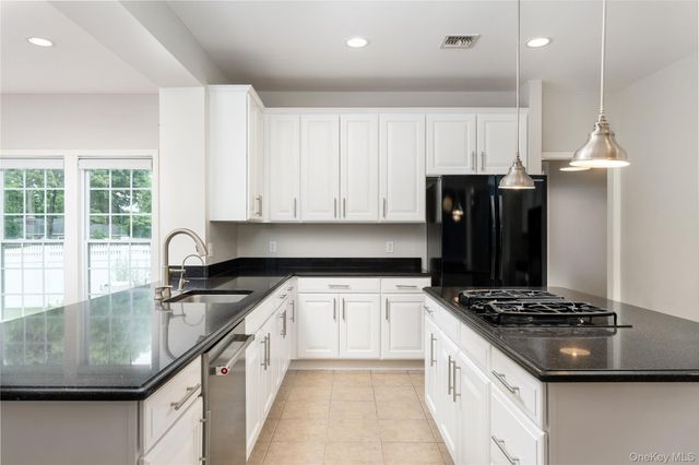 48 Avolet Court, Mount Sinai, NY 11766