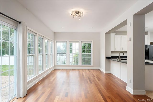 48 Avolet Court, Mount Sinai, NY 11766