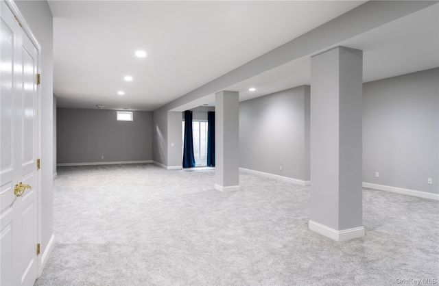 48 Avolet Court, Mount Sinai, NY 11766