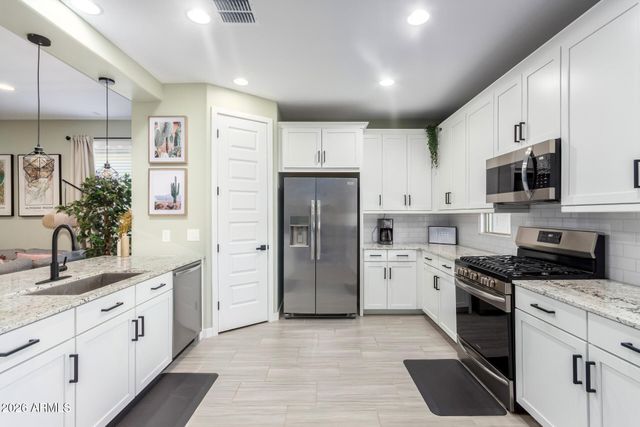 19414 W HIGHLAND Avenue, Litchfield Park, AZ 85340