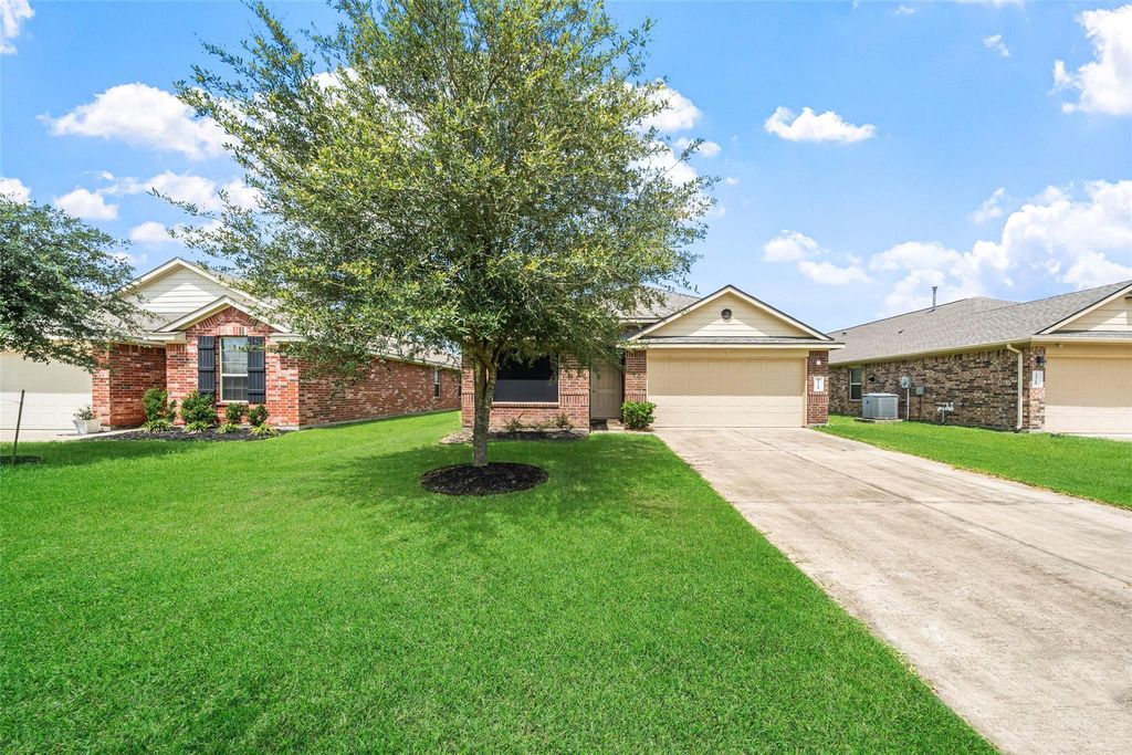 23711 Water Hickory Drive, Tomball, TX 77375