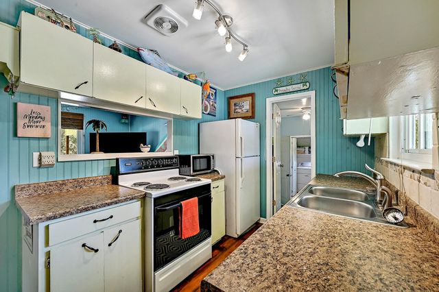 135 E Hickory DR, Granite Shoals, TX 78654