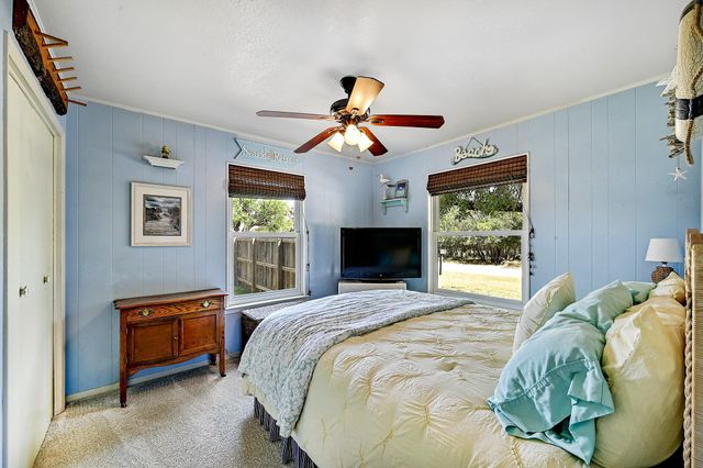 135 E Hickory DR, Granite Shoals, TX 78654