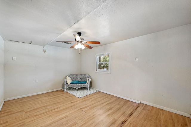 135 E Hickory DR, Granite Shoals, TX 78654