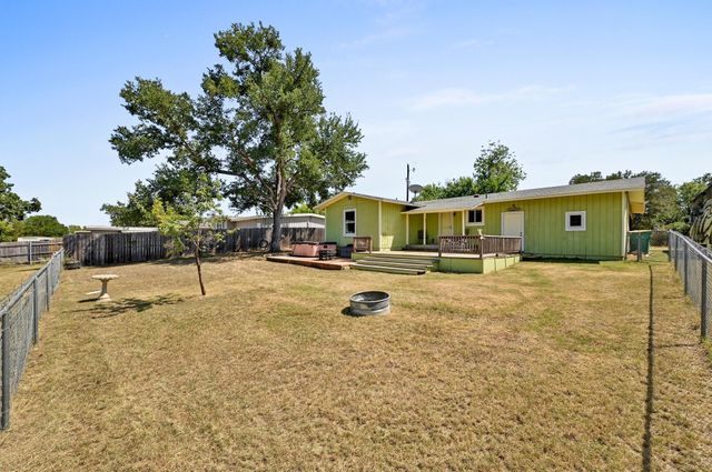135 E Hickory DR, Granite Shoals, TX 78654