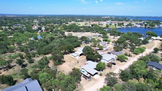 135 E Hickory DR, Granite Shoals, TX 78654