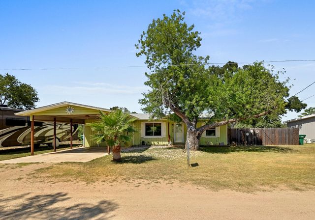 135 E Hickory DR, Granite Shoals, TX 78654
