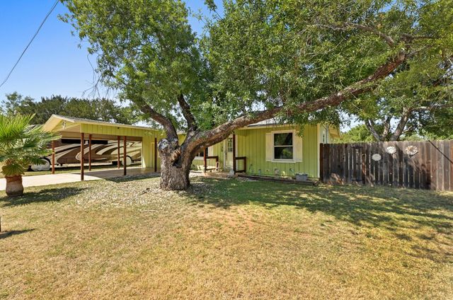 135 E Hickory DR, Granite Shoals, TX 78654