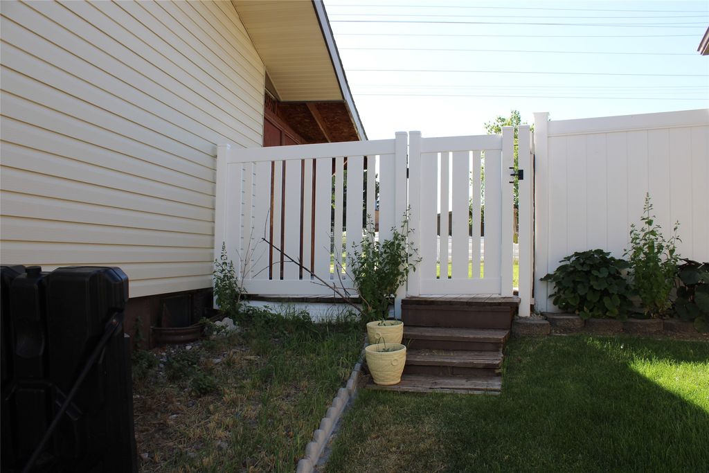 Image 4 of property listing at 731 46th Street S, Great Falls, MT 59405
