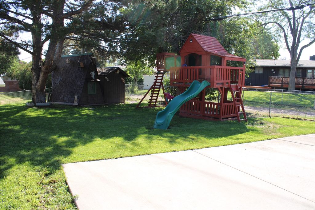 Image 7 of property listing at 731 46th Street S, Great Falls, MT 59405