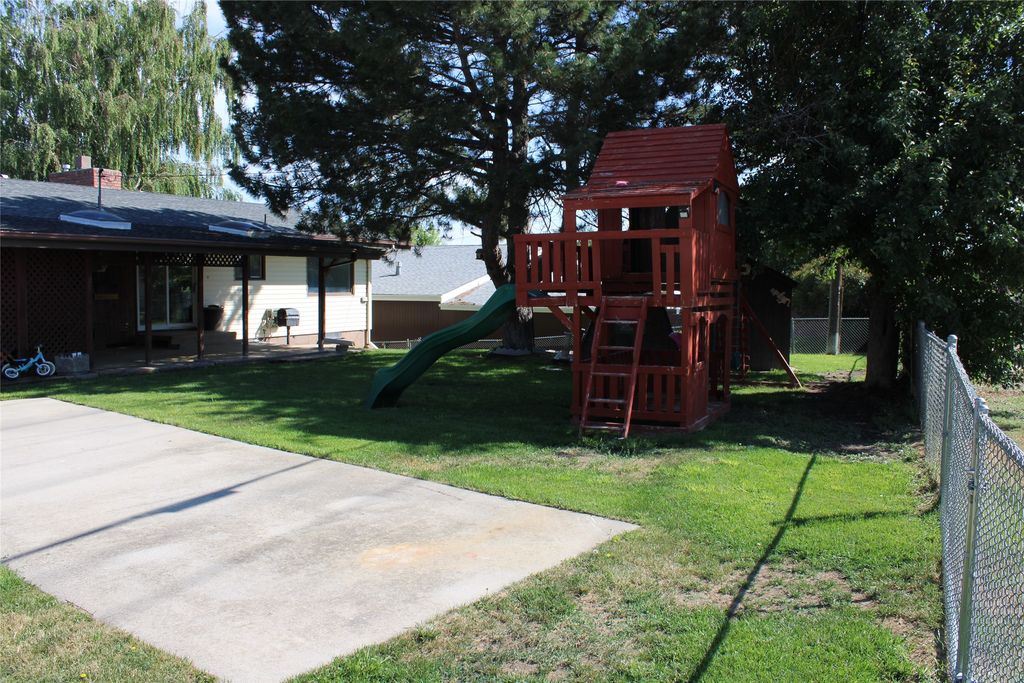Image 8 of property listing at 731 46th Street S, Great Falls, MT 59405