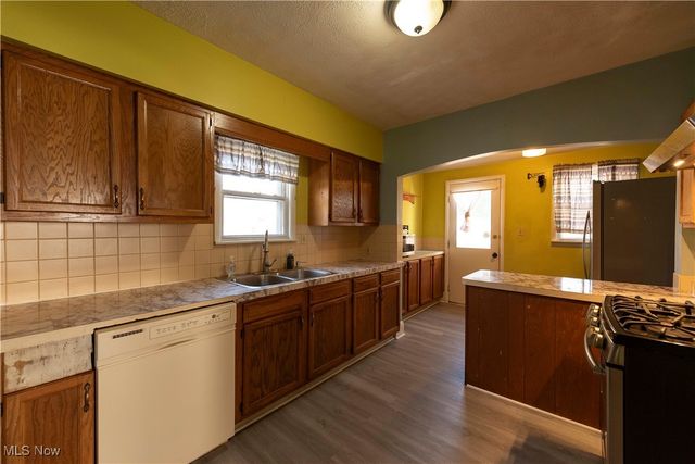 1166 Dayton Street, Akron, OH 44310