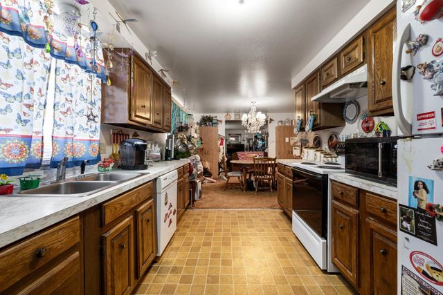 520 7th Ave NE, Minot, ND 58703