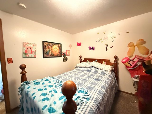 520 7th Ave NE, Minot, ND 58703