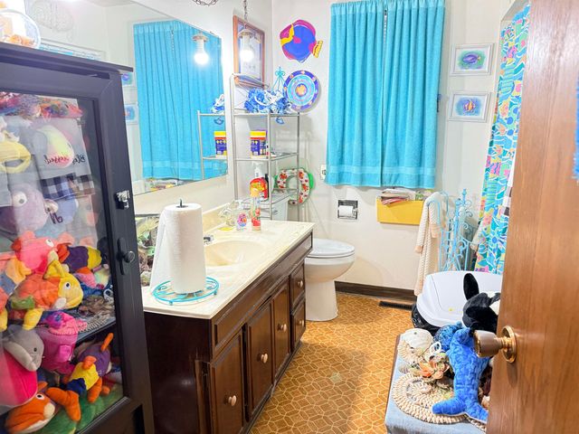 520 7th Ave NE, Minot, ND 58703