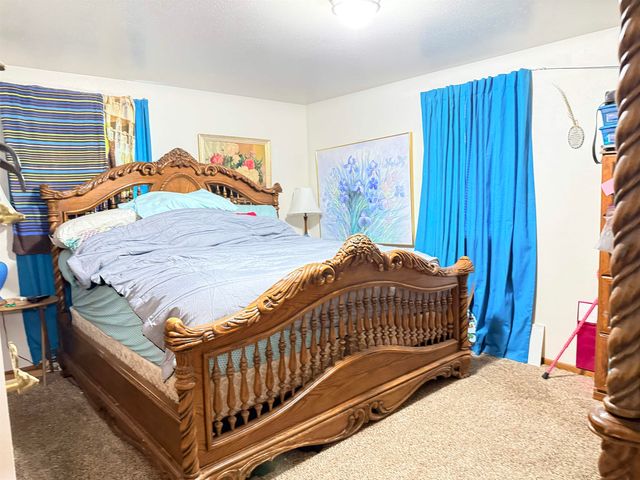 520 7th Ave NE, Minot, ND 58703