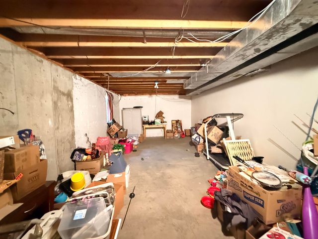 520 7th Ave NE, Minot, ND 58703