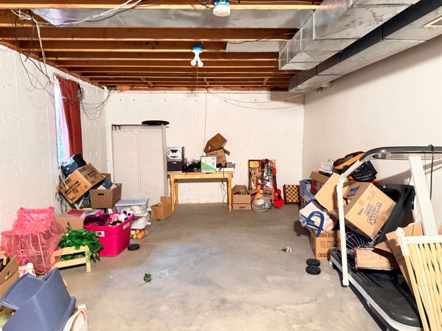 520 7th Ave NE, Minot, ND 58703