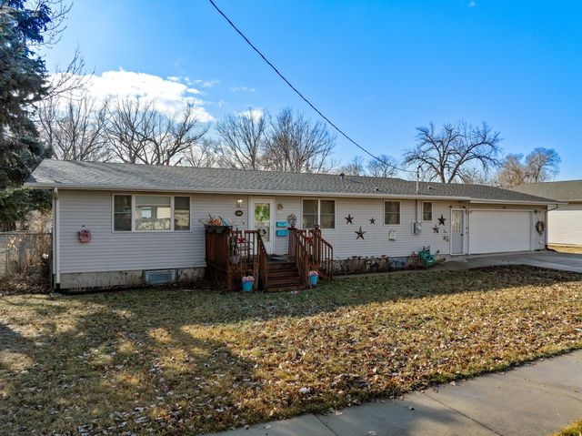 520 7th Ave NE, Minot, ND 58703