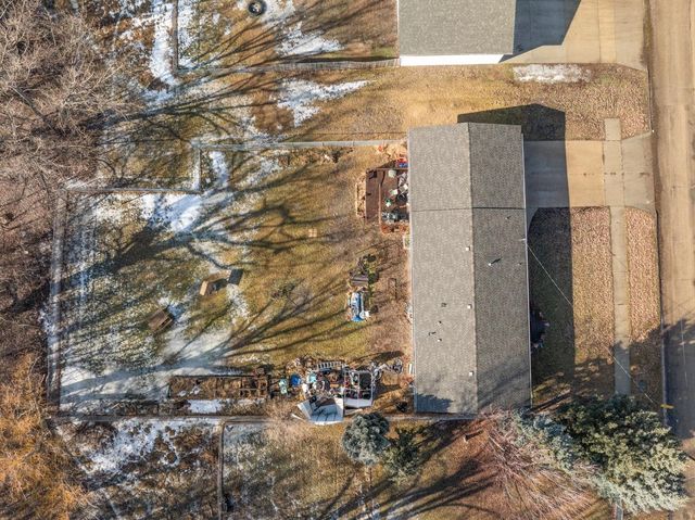 520 7th Ave NE, Minot, ND 58703