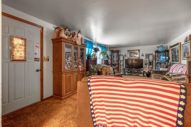 520 7th Ave NE, Minot, ND 58703