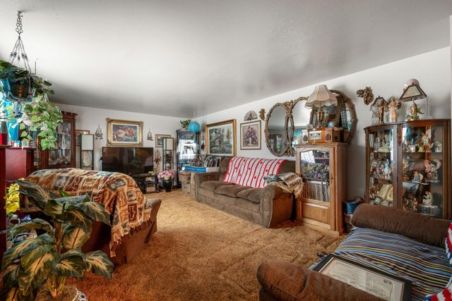 520 7th Ave NE, Minot, ND 58703