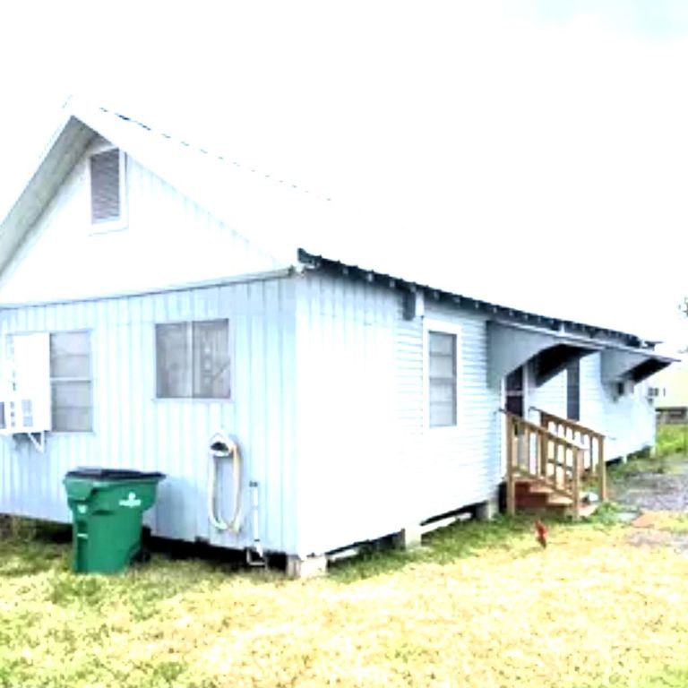 146 Doucet Dr, Golden Meadow, LA 70357