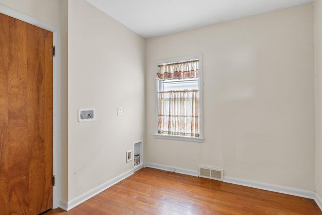 907 W 12th Street, La Porte, IN 46350