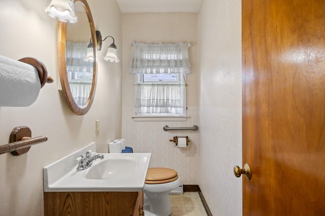 907 W 12th Street, La Porte, IN 46350