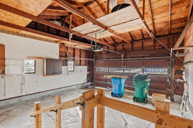 907 W 12th Street, La Porte, IN 46350