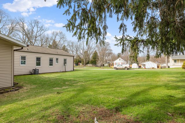 907 W 12th Street, La Porte, IN 46350