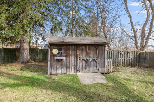 907 W 12th Street, La Porte, IN 46350