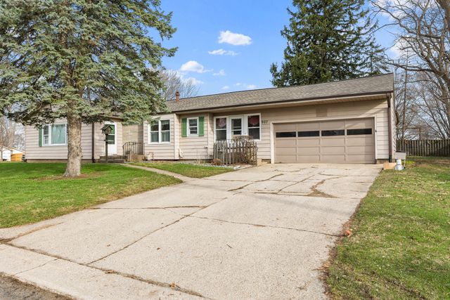 907 W 12th Street, La Porte, IN 46350